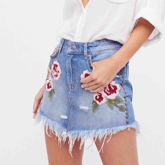 Free People Dresses & Skirts - FREE PEOPLE Wild Rose Ember Embroidered Mini Skirt